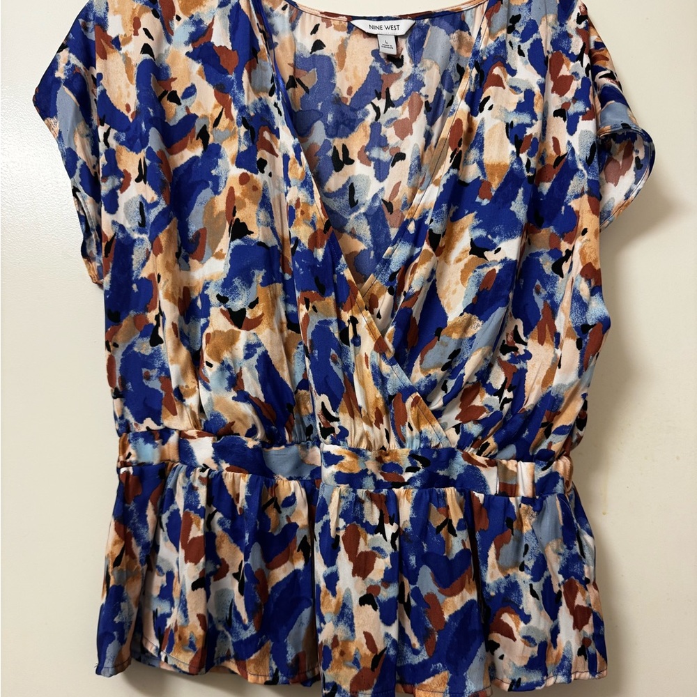 Nine West Abstract Print Peplum Blouse • Size Large • Blue & Neutral Wrap Top
